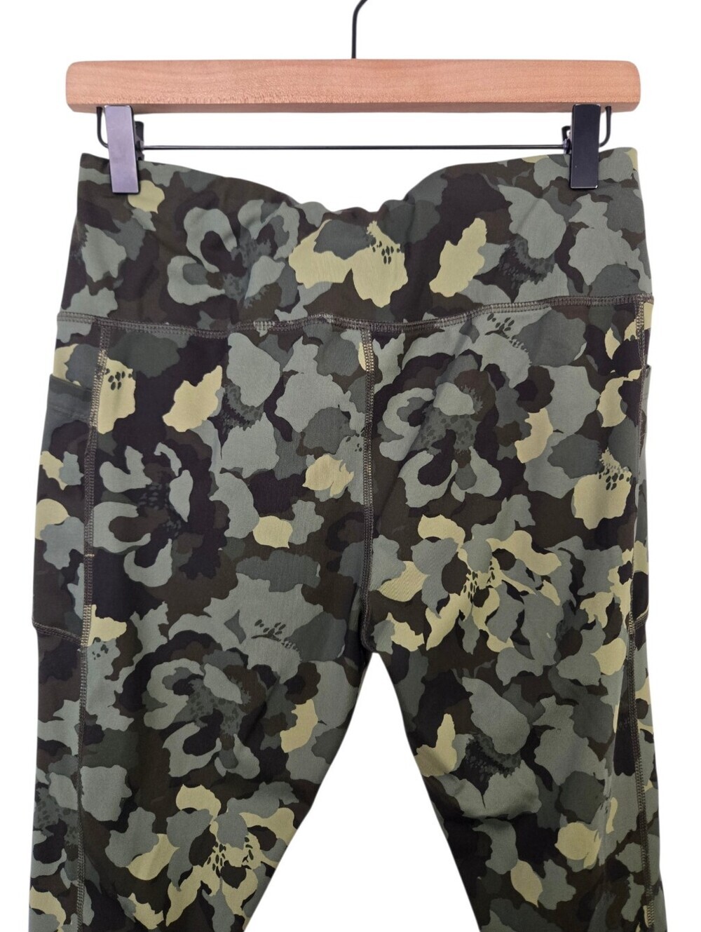 🌿 Avia Floral Camo Active Leggings | Size 12-14 | High Rise Pocket Leggings - Picture 5 of 6